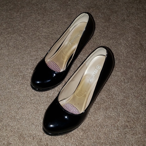 Like New Delicacy Black Patent Heels - Picture 3 of 6